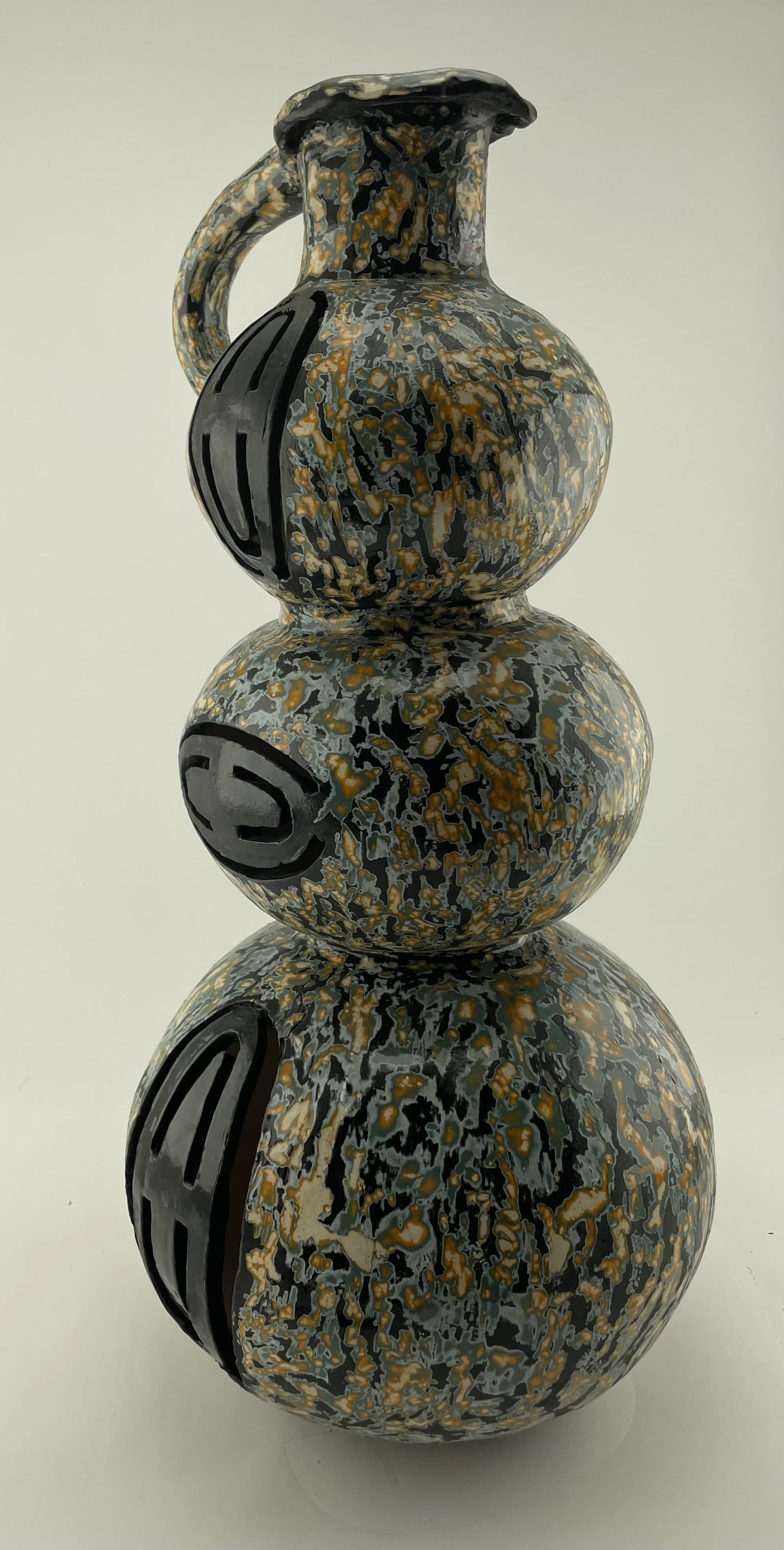 Minimalist ceramic sculpture